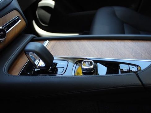 Certified 2023 Volvo XC90 B6 Plus w/ Protection Package Premier AWD/4WD image 36