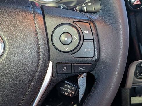 Used 2018 Toyota Corolla SE FWD image 21