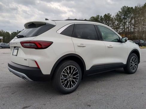 Used 2024 Ford Escape SE image 4