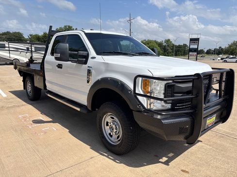 Used 2017 Ford F350 XL AWD/4WD image 3