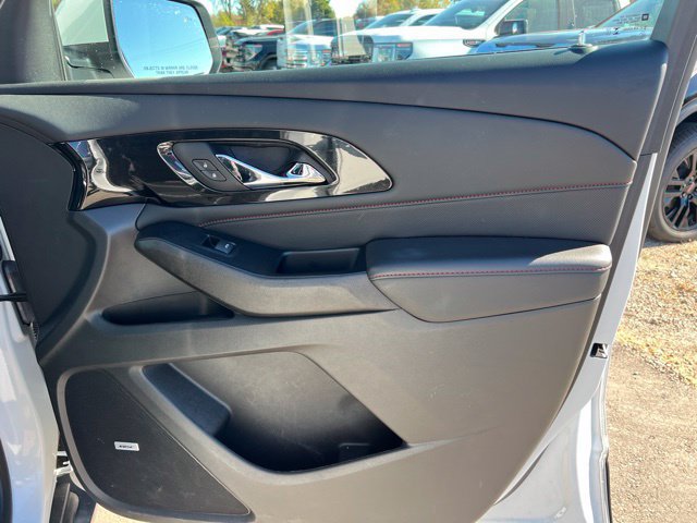 Used 2023 Chevrolet Traverse RS w/ LPO, Floor Liner Package AWD/4WD image 10