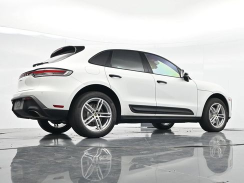Certified 2023 Porsche Macan AWD/4WD image 22