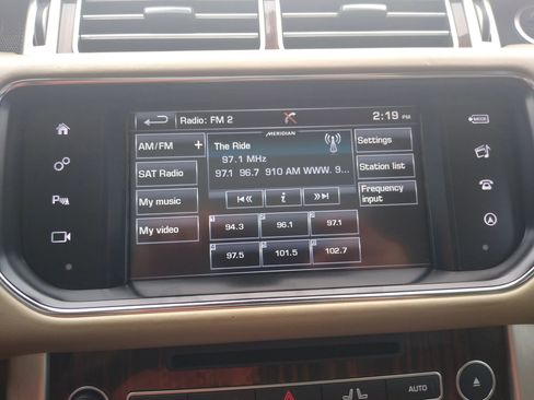 Used 2016 Land Rover Range Rover HSE image 22