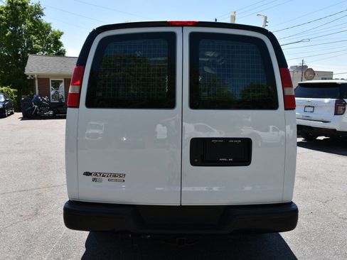 Used 2015 Chevrolet Express 2500 image 6
