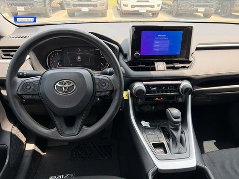 Used 2025 Toyota RAV4 LE AWD/4WD image 12