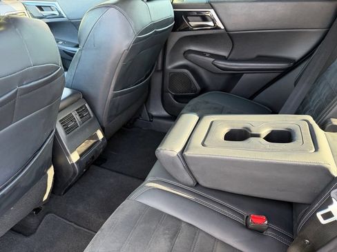 Used 2022 Mitsubishi Outlander SE FWD image 19