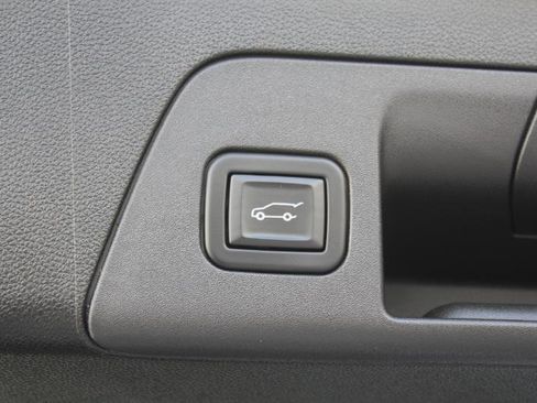 Used 2023 Buick Envision Essence image 15