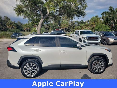 Used 2023 Toyota RAV4 XLE Premium image 3