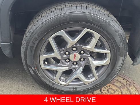 Used 2023 GMC Sierra 1500 SLT w/ SLT Premium Plus Package AWD/4WD image 33