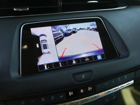 Used 2022 Cadillac XT4 Premium Luxury w/ Technology Package image 16