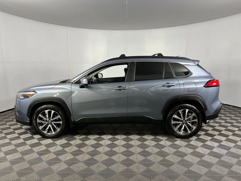 Used 2024 Toyota Corolla Cross XLE image 9
