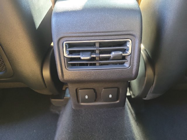 Used 2023 Lincoln Corsair Reserve AWD/4WD image 25