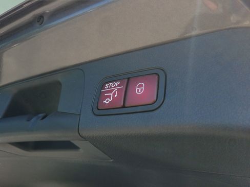 Certified 2026 Mercedes-Benz GLB 250 image 6