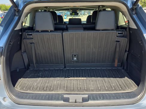 Used 2023 Toyota Highlander XLE FWD image 30