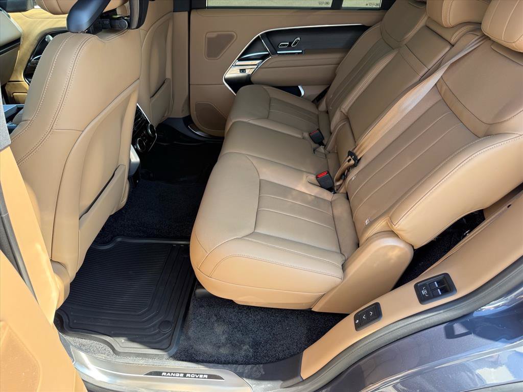 New 2026 Land Rover Range Rover Long Wheelbase SE AWD/4WD image 12