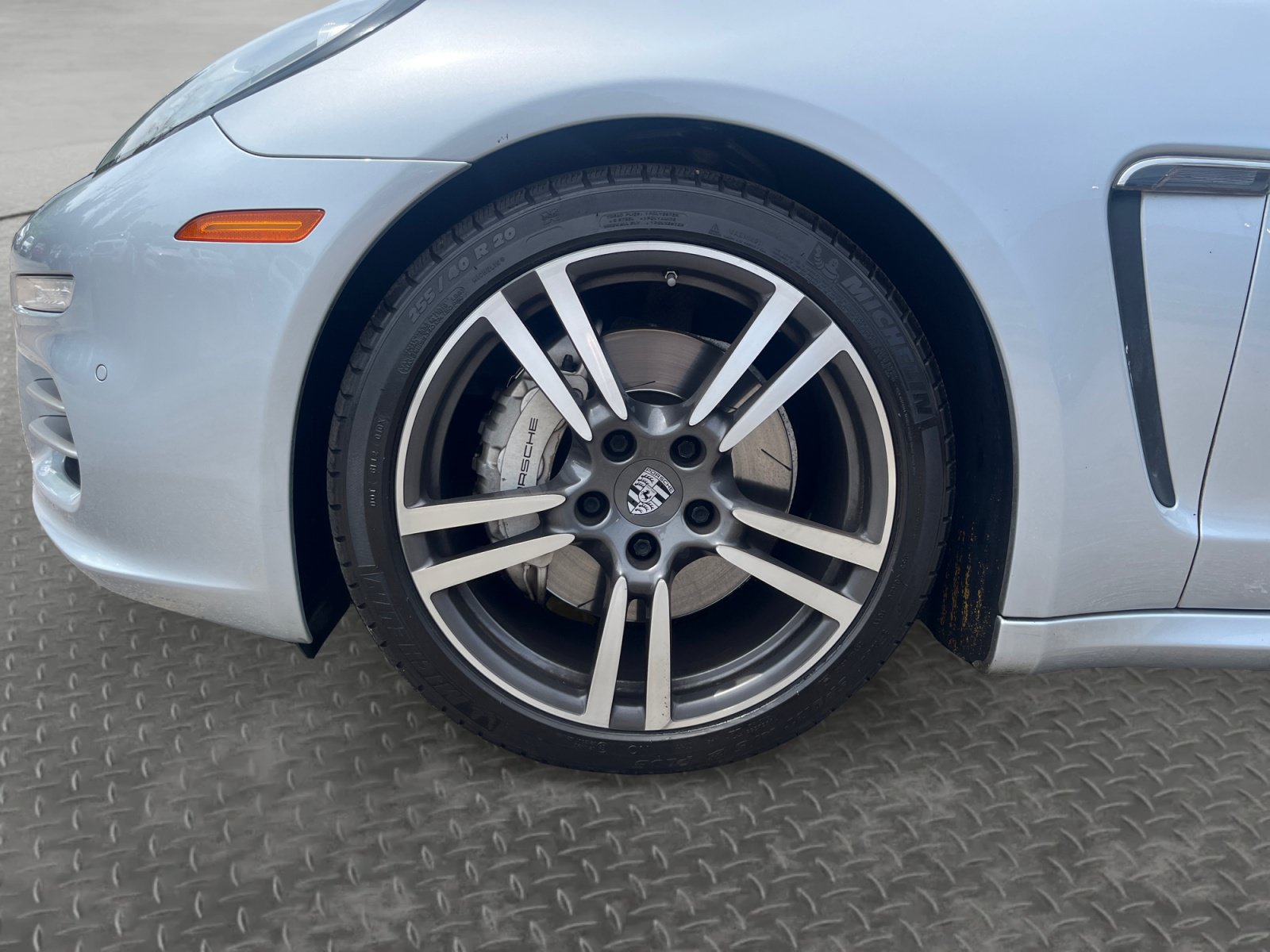 Used 2014 Porsche Panamera image 16
