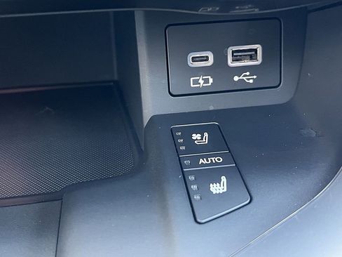 Used 2024 Lexus LX 600 4WD w/ Luxury Package image 20