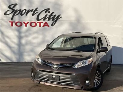 Used 2019 Toyota Sienna XLE