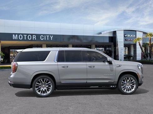 New 2026 GMC Yukon XL Denali w/ Denali Reserve Package AWD/4WD image 3