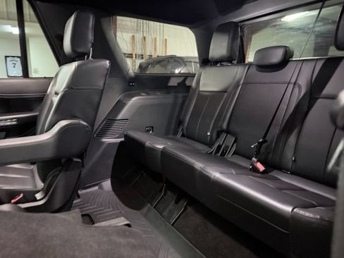 Used 2021 Ford Expedition XLT AWD/4WD image 16