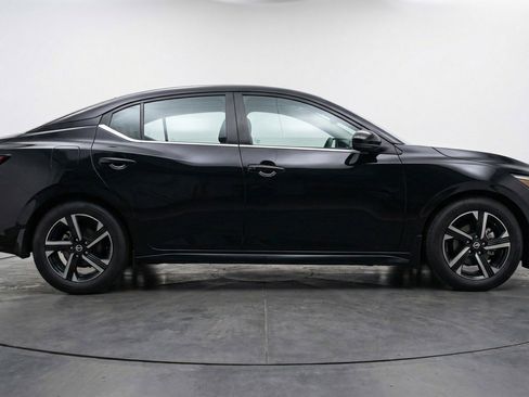 Used 2025 Nissan Sentra SV FWD image 11