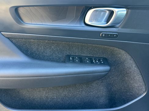 Certified 2023 Volvo XC40 Recharge Core image 11