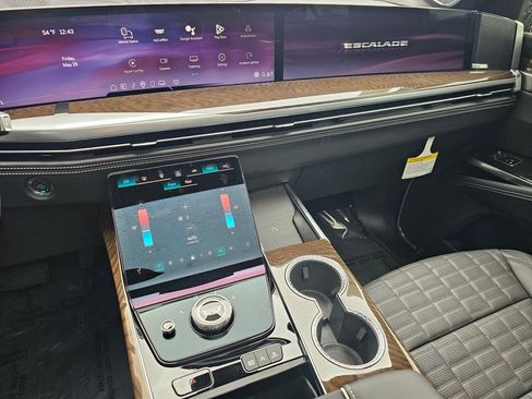 New 2026 Cadillac Escalade Platinum Sport AWD/4WD image 32