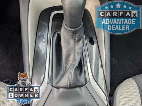Used 2025 Toyota Corolla LE FWD image 9
