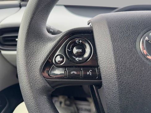 Used 2022 Toyota Prius LE image 15