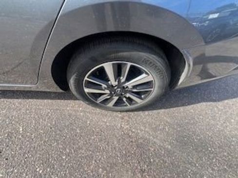 Used 2025 Nissan Versa SV image 11