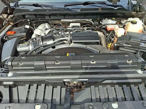 Used 2025 GMC Sierra 2500 AT4X AWD/4WD image 33