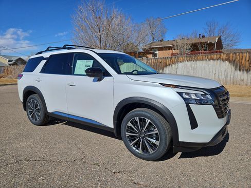 New 2026 Nissan Pathfinder Platinum w/ Cargo Package image 2