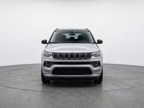 Used 2025 Jeep Compass Limited AWD/4WD image 2