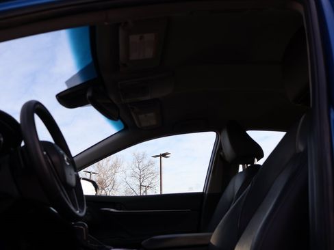 Used 2018 Toyota Camry XSE image 31