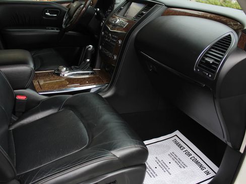 Used 2017 INFINITI QX80 4WD w/ Driver Assistance Package image 18