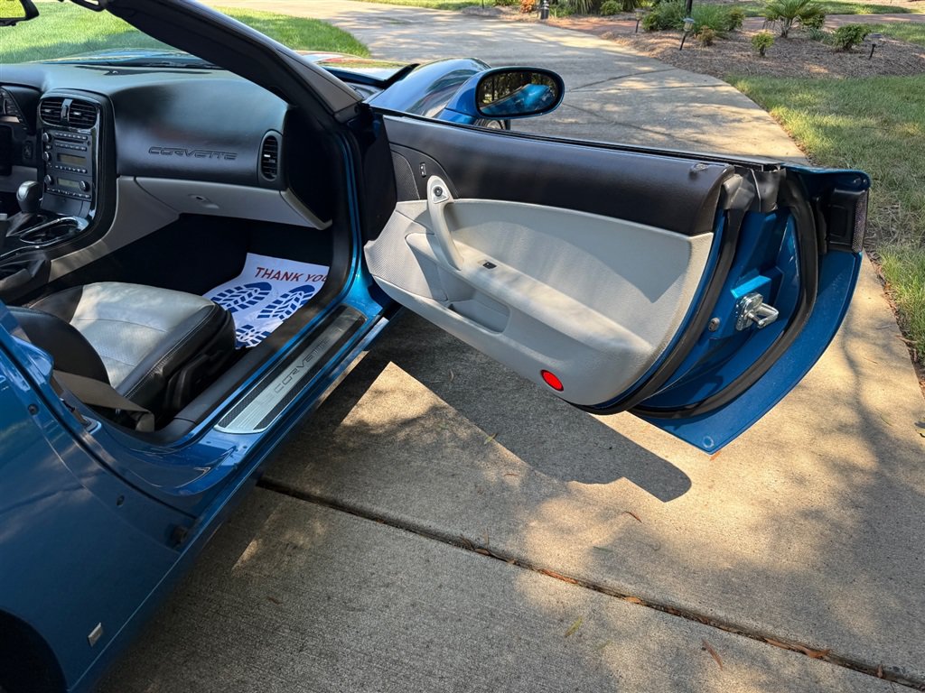 Used 2008 Chevrolet Corvette Convertible RWD image 52