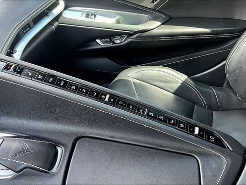 Used 2022 Chevrolet Corvette Stingray Preferred Cpe w/ Z51 Performance Package RWD image 15