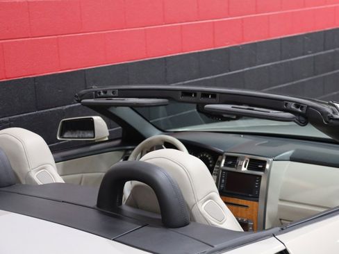 Used 2006 Cadillac XLR image 10