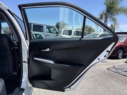 Used 2012 Toyota Camry SE FWD image 17
