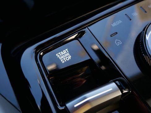 Used 2024 BMW 530i xDrive 530i xDrive w/ M Sport Package image 28