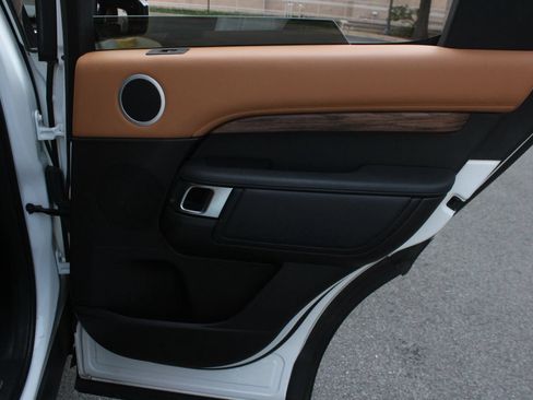 Used 2017 Land Rover Discovery HSE Luxury AWD/4WD image 26