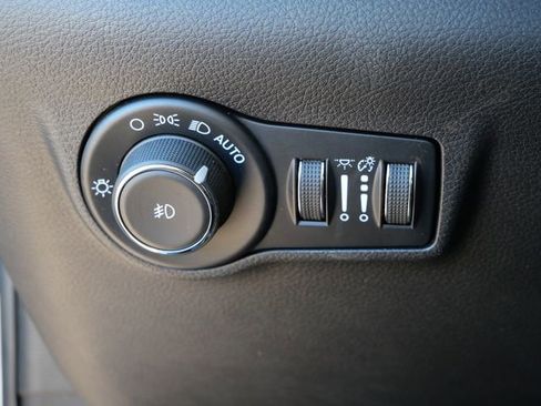 Used 2025 Jeep Compass Trailhawk AWD/4WD image 16