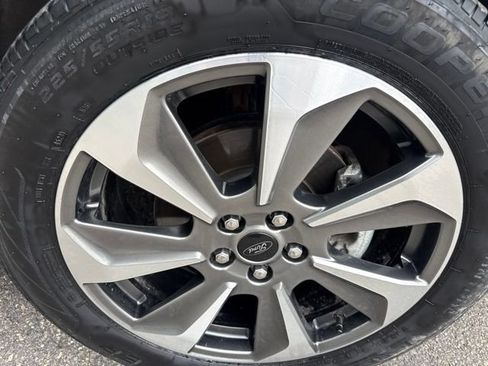 Certified 2023 Ford Escape Platinum AWD/4WD image 13