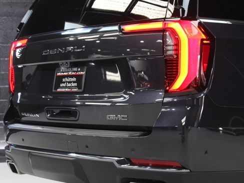 Used 2025 GMC Yukon Denali Ultimate w/ LPO, Floor Liner Package AWD/4WD image 14