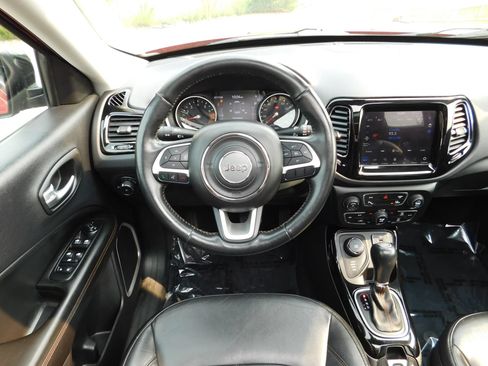 Used 2018 Jeep Compass Limited w/ Navigation Group AWD/4WD image 15