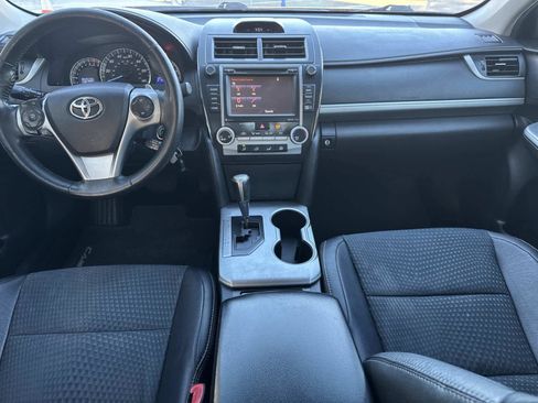 Used 2014 Toyota Camry SE image 15