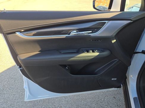 New 2025 Cadillac XT6 Sport image 21