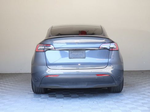 Used 2022 Tesla Model Y Performance AWD/4WD image 11
