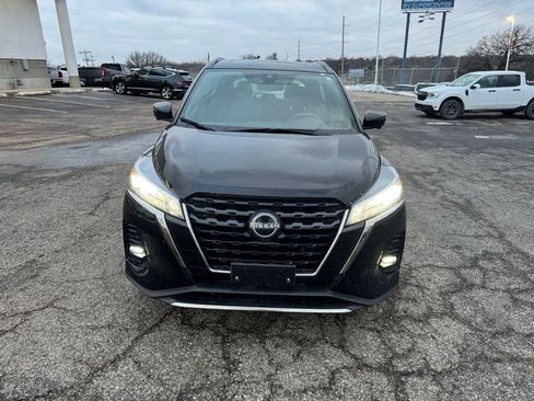 Used 2024 Nissan Kicks SR image 10