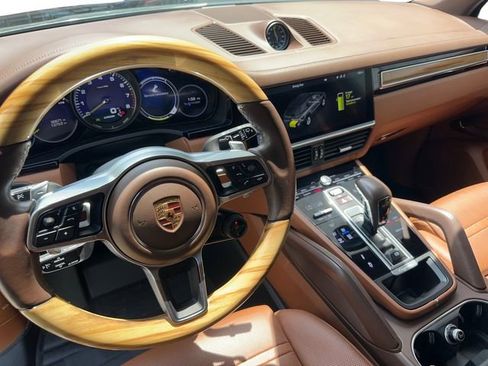 Used 2020 Porsche Cayenne E-Hybrid image 29